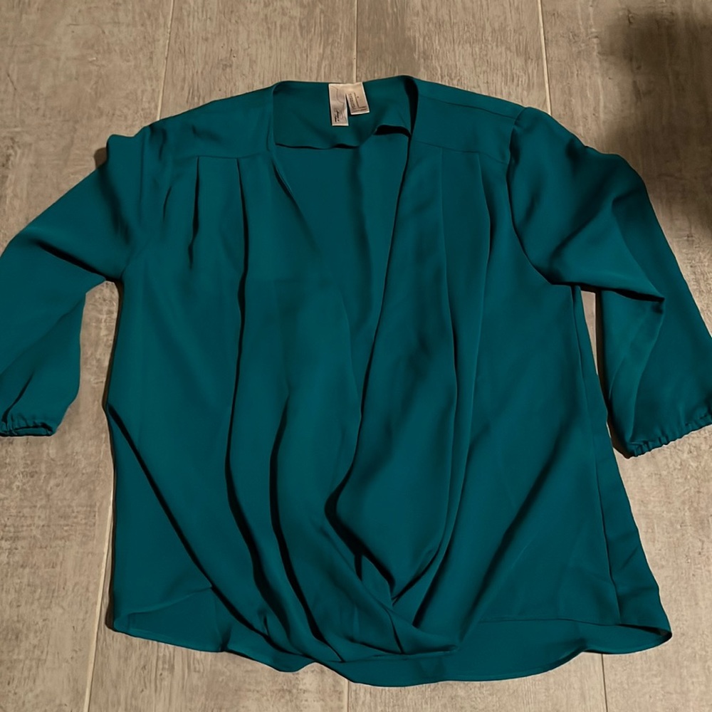Medium Sleeve Blouse with open front